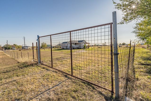 1080 Crow Lane, Terrell, TX 75161