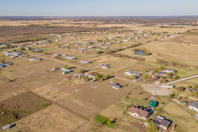 1080 Crow Lane, Terrell, TX 75161