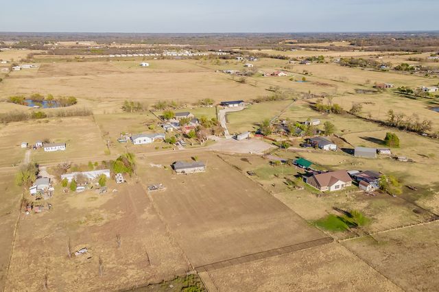 1080 Crow Lane, Terrell, TX 75161