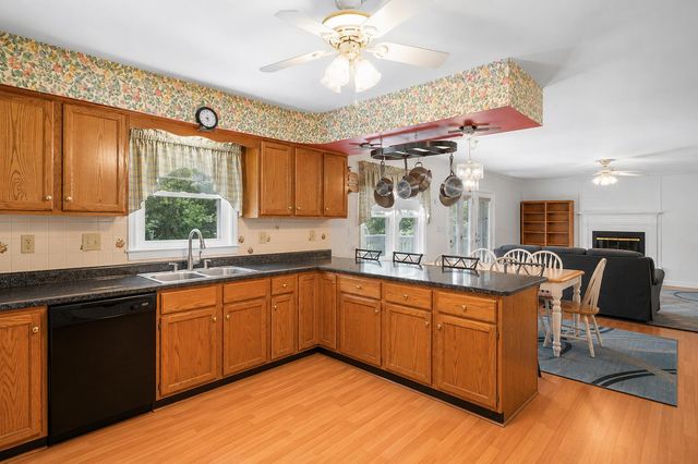 1300 Copper Creek Drive, Lexington, KY 40514