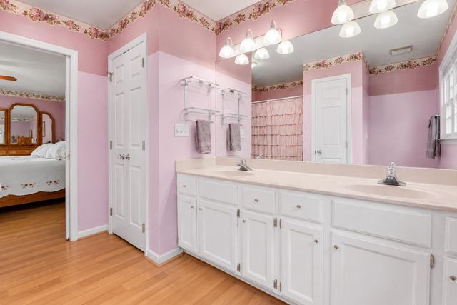 1300 Copper Creek Drive, Lexington, KY 40514