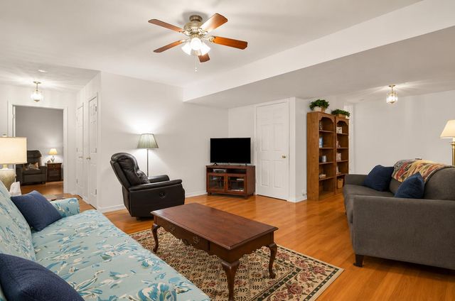 1300 Copper Creek Drive, Lexington, KY 40514