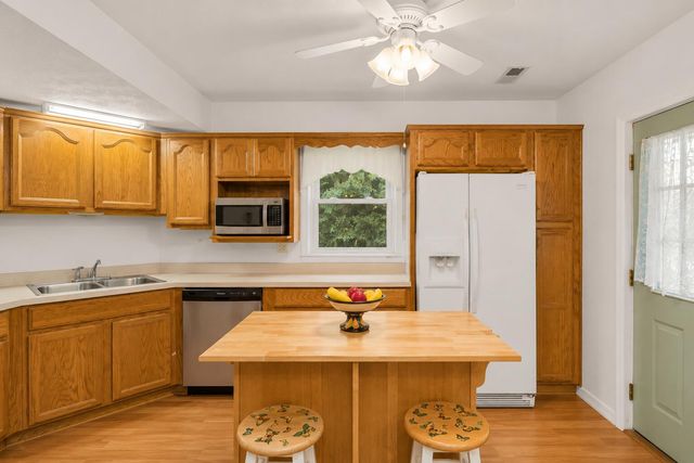 1300 Copper Creek Drive, Lexington, KY 40514