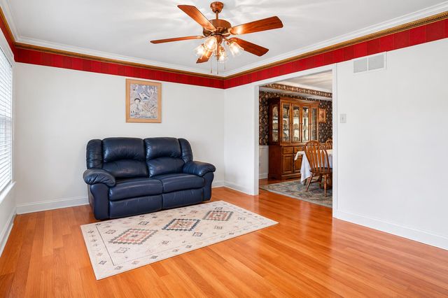 1300 Copper Creek Drive, Lexington, KY 40514