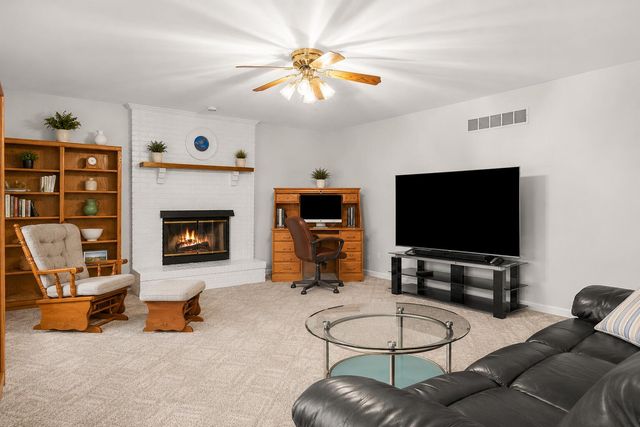 1300 Copper Creek Drive, Lexington, KY 40514