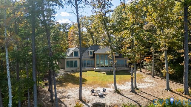 12403 Elizabeth Curtis Ln, Gloucester, VA 23061