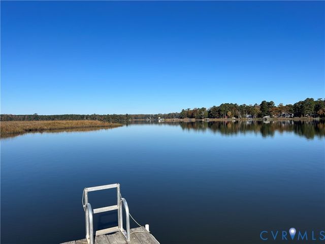 12403 Elizabeth Curtis Ln, Gloucester, VA 23061