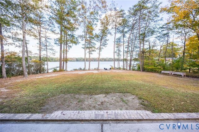 12403 Elizabeth Curtis Ln, Gloucester, VA 23061