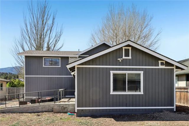 105 E Meadow Lane, Big Bear City, CA 92314