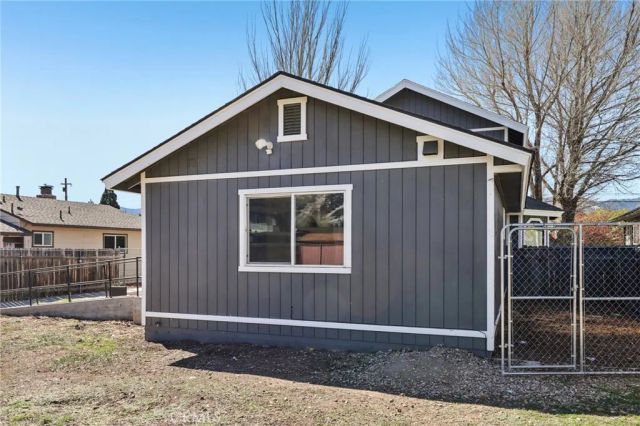 105 E Meadow Lane, Big Bear City, CA 92314