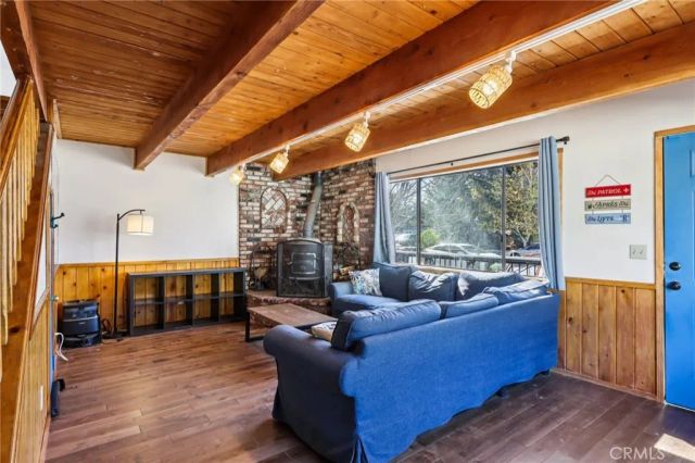 105 E Meadow Lane, Big Bear City, CA 92314