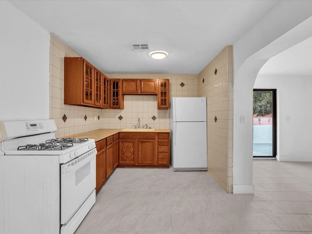 2340 SW 42nd Terrace, Fort Lauderdale, FL 33317