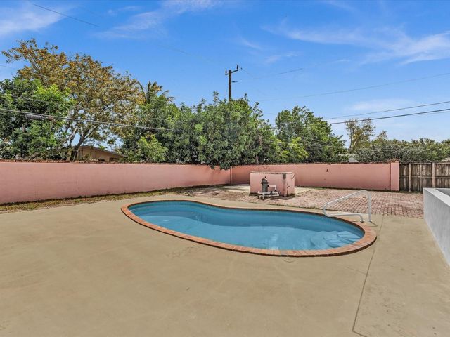 2340 SW 42nd Terrace, Fort Lauderdale, FL 33317