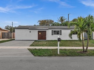 2340 SW 42nd Terrace, Fort Lauderdale, FL 33317