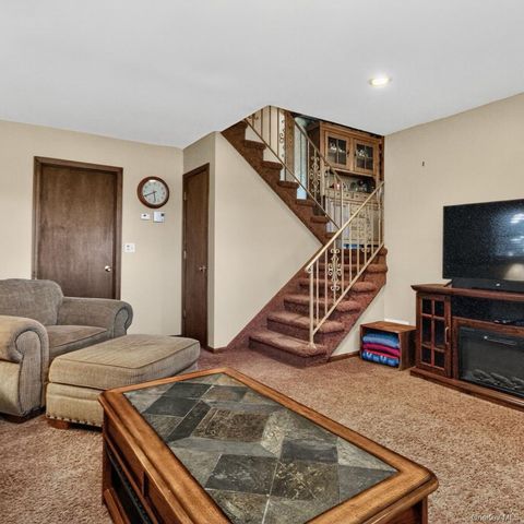 69 Crabby Road, Loch Sheldrake, NY 12759