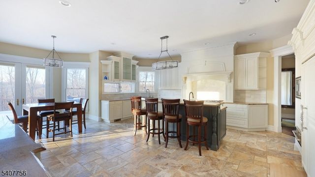 89 Knollwood Dr, Watchung Boro, NJ 07069