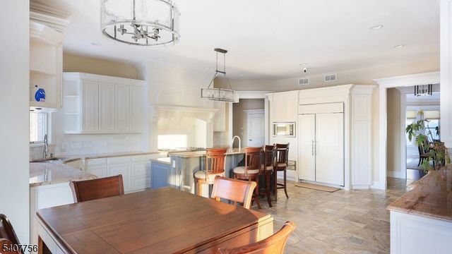 89 Knollwood Dr, Watchung Boro, NJ 07069
