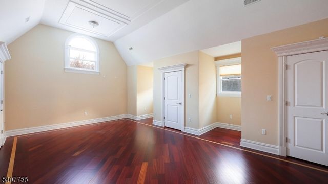 89 Knollwood Dr, Watchung Boro, NJ 07069
