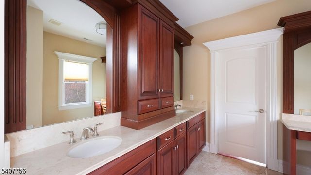 89 Knollwood Dr, Watchung Boro, NJ 07069