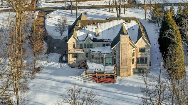 89 Knollwood Dr, Watchung Boro, NJ 07069
