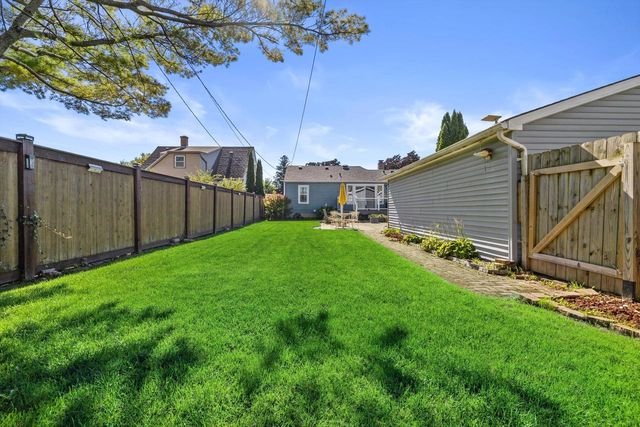 2122 29th STREET, Kenosha, WI 53140