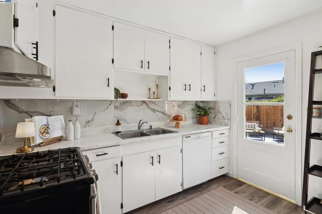 108 Cypress St D, Alameda, CA 94501