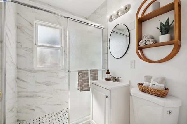 108 Cypress St D, Alameda, CA 94501