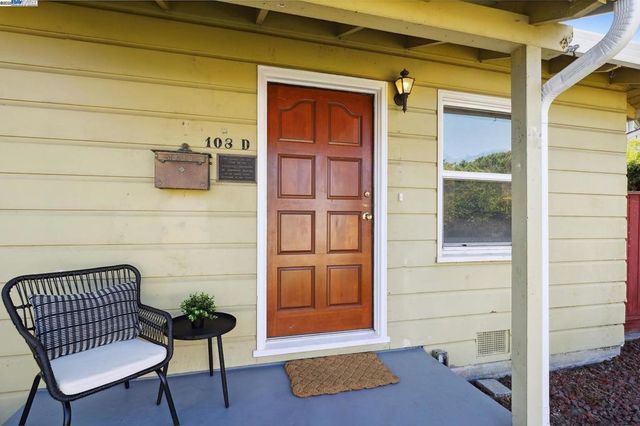 108 Cypress St D, Alameda, CA 94501