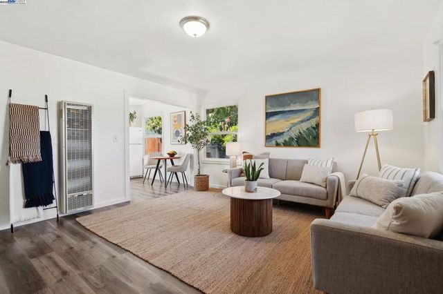 108 Cypress St D, Alameda, CA 94501