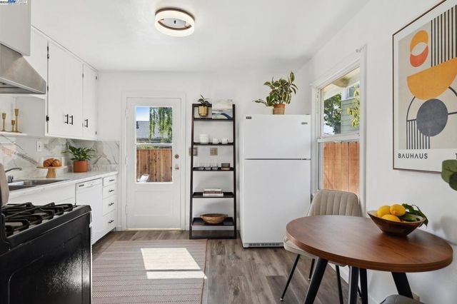 108 Cypress St D, Alameda, CA 94501