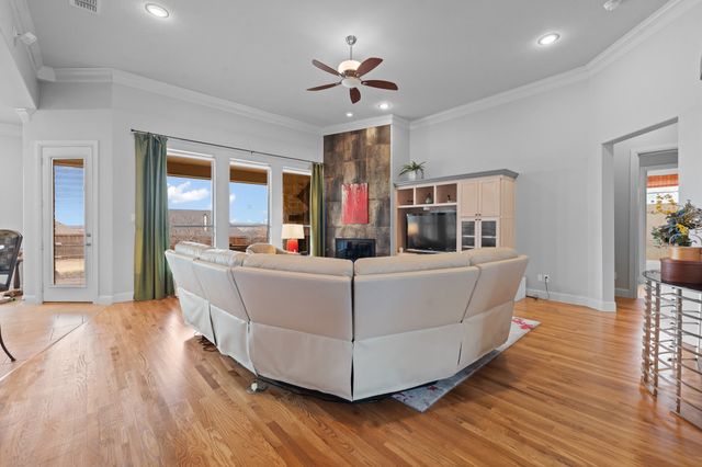 608 Elm Hill Boulevard, Burleson, TX 76028