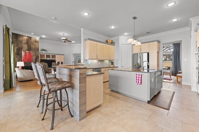 608 Elm Hill Boulevard, Burleson, TX 76028