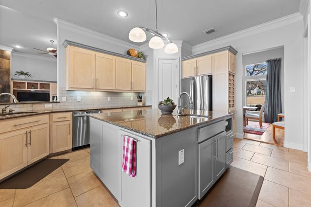 608 Elm Hill Boulevard, Burleson, TX 76028