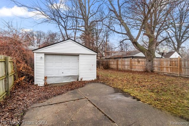 16145 Stahelin Avenue, Detroit, MI 48219