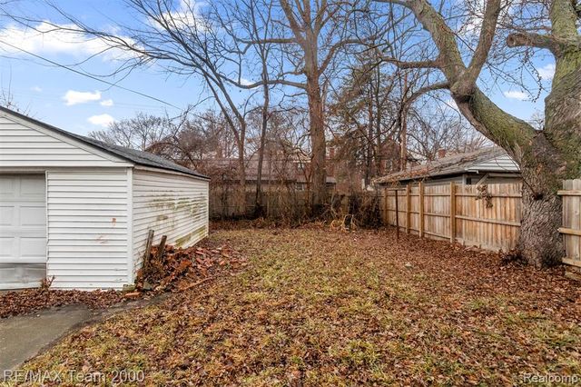 16145 Stahelin Avenue, Detroit, MI 48219