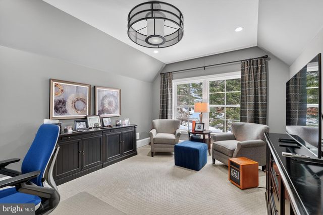 1420 KURTZ RD, Mclean, VA 22101
