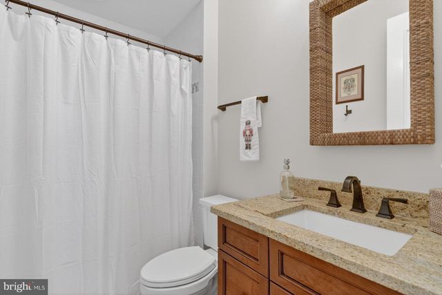 1420 KURTZ RD, Mclean, VA 22101