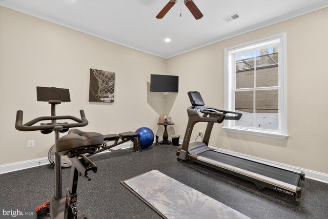 1420 KURTZ RD, Mclean, VA 22101
