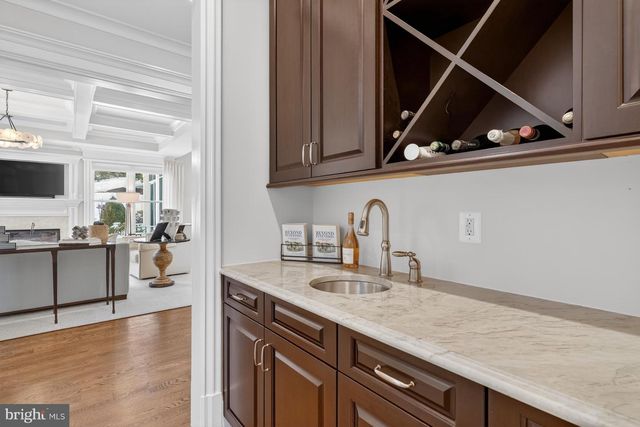 1420 KURTZ RD, Mclean, VA 22101