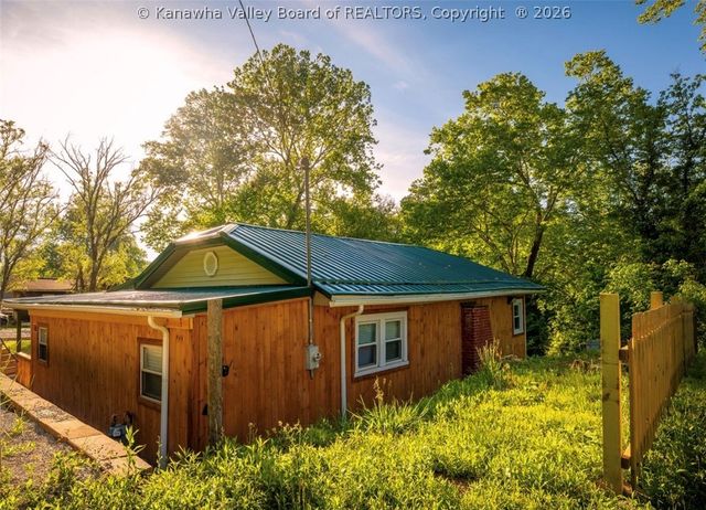 11546 Coal River Road, St Albans, WV 25177