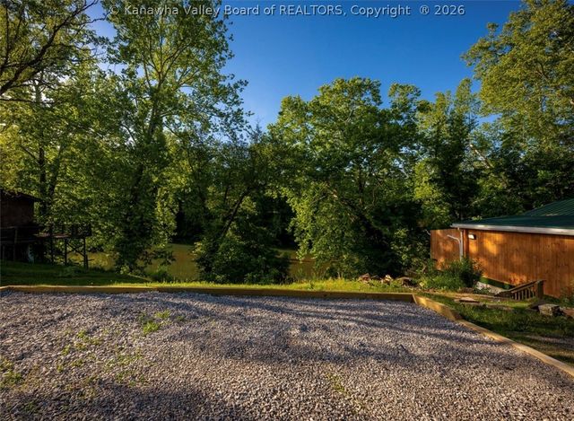 11546 Coal River Road, St Albans, WV 25177