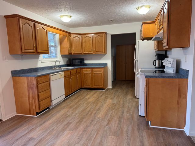 257 Johnny Bernard Lp, Russell Springs, KY 42642