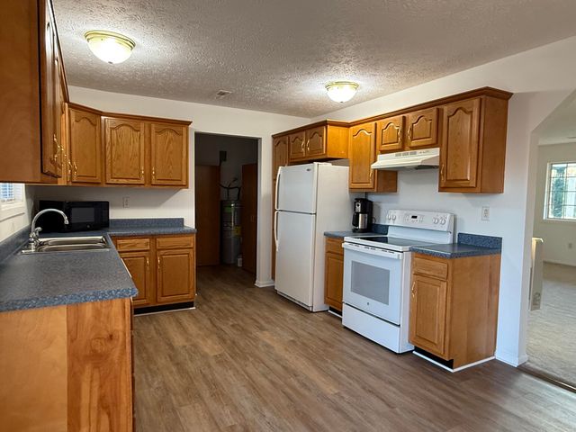 257 Johnny Bernard Lp, Russell Springs, KY 42642