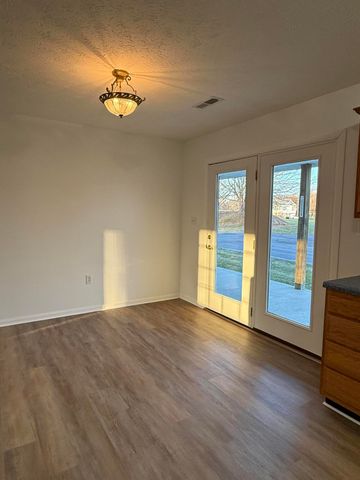 257 Johnny Bernard Lp, Russell Springs, KY 42642