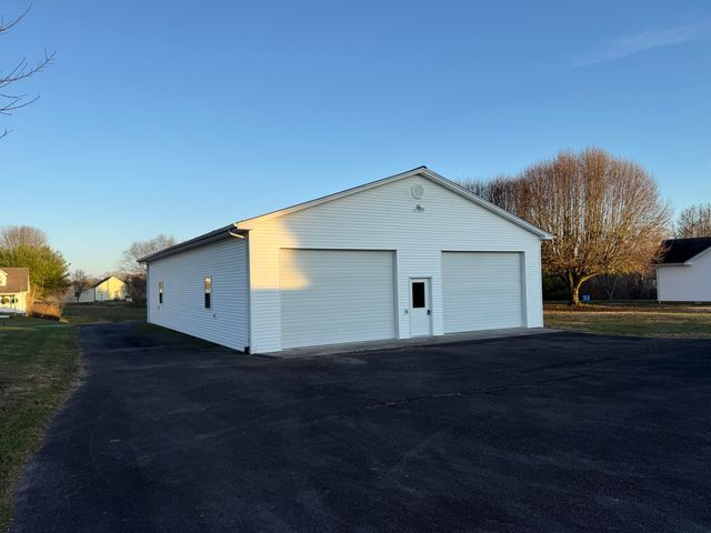 257 Johnny Bernard Lp, Russell Springs, KY 42642