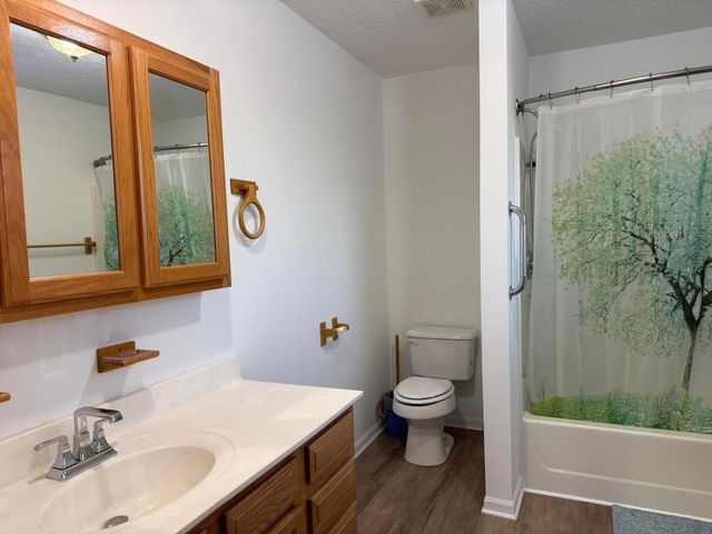 257 Johnny Bernard Lp, Russell Springs, KY 42642