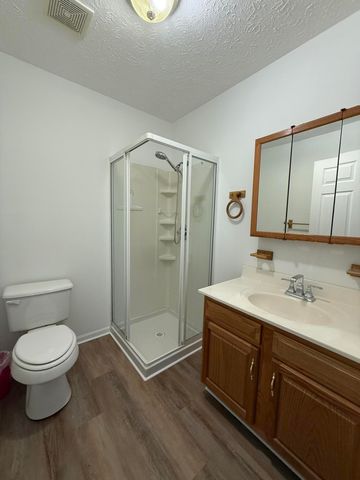 257 Johnny Bernard Lp, Russell Springs, KY 42642