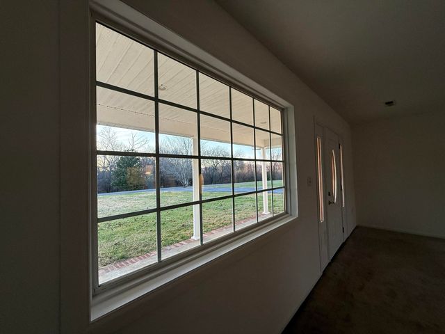 257 Johnny Bernard Lp, Russell Springs, KY 42642