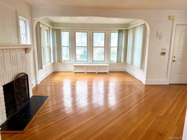 4623 Arcadia Lane, Great Neck, NY 11020