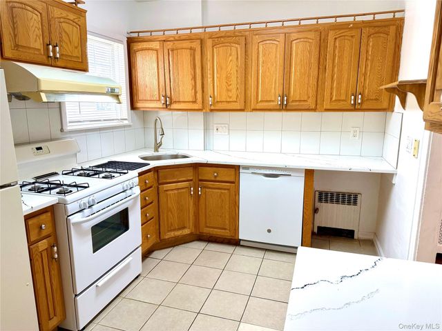 4623 Arcadia Lane, Great Neck, NY 11020